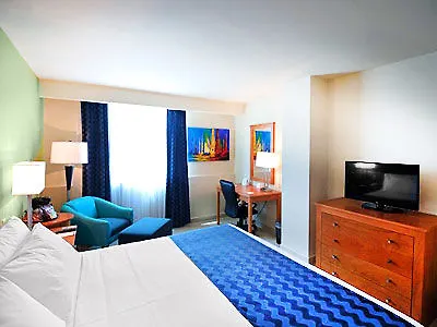 Express By Ihg Station touristique